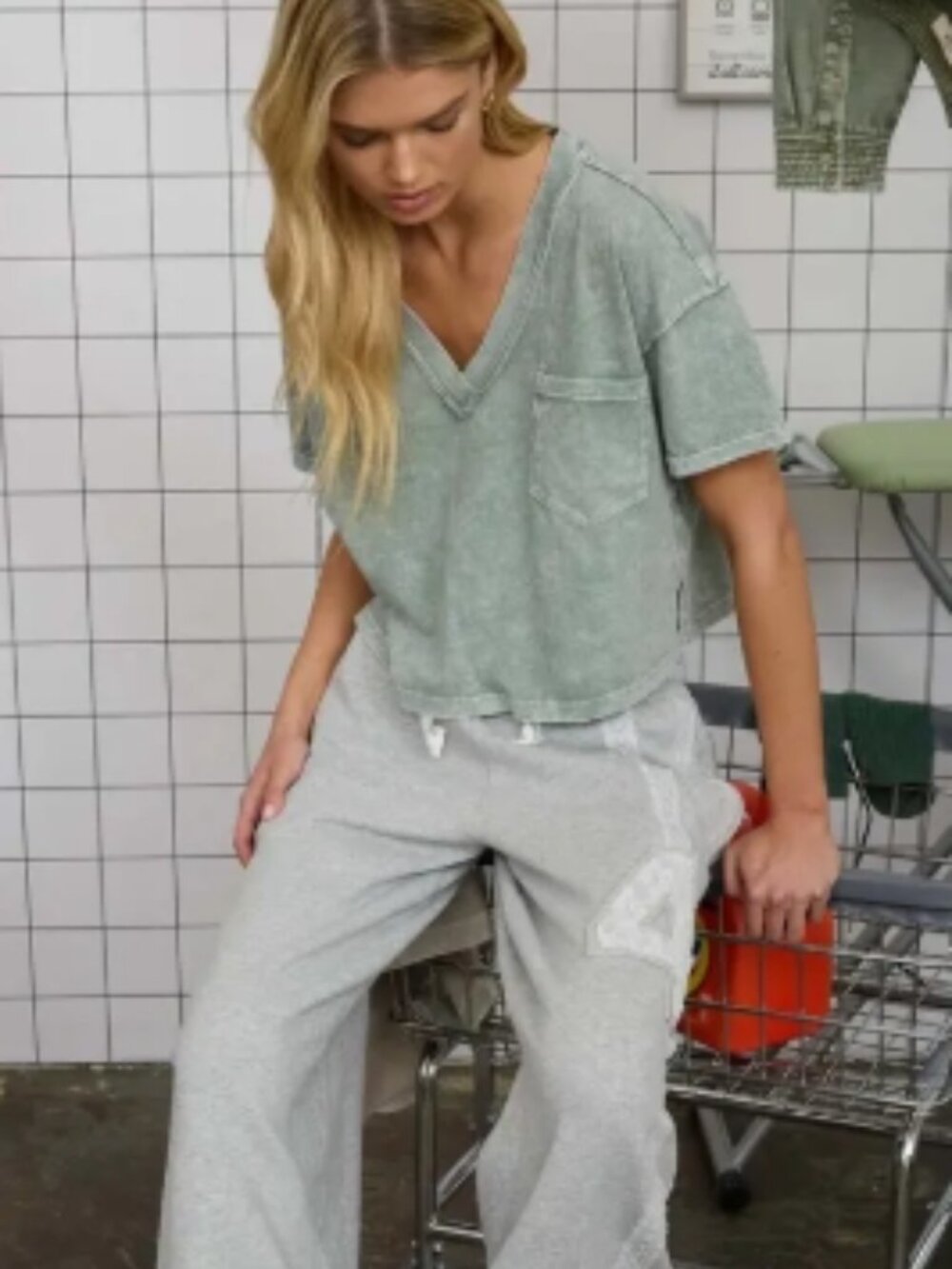 Washed Exposed Seam V Neck Boxy Knit Top - Picture 5 of 5